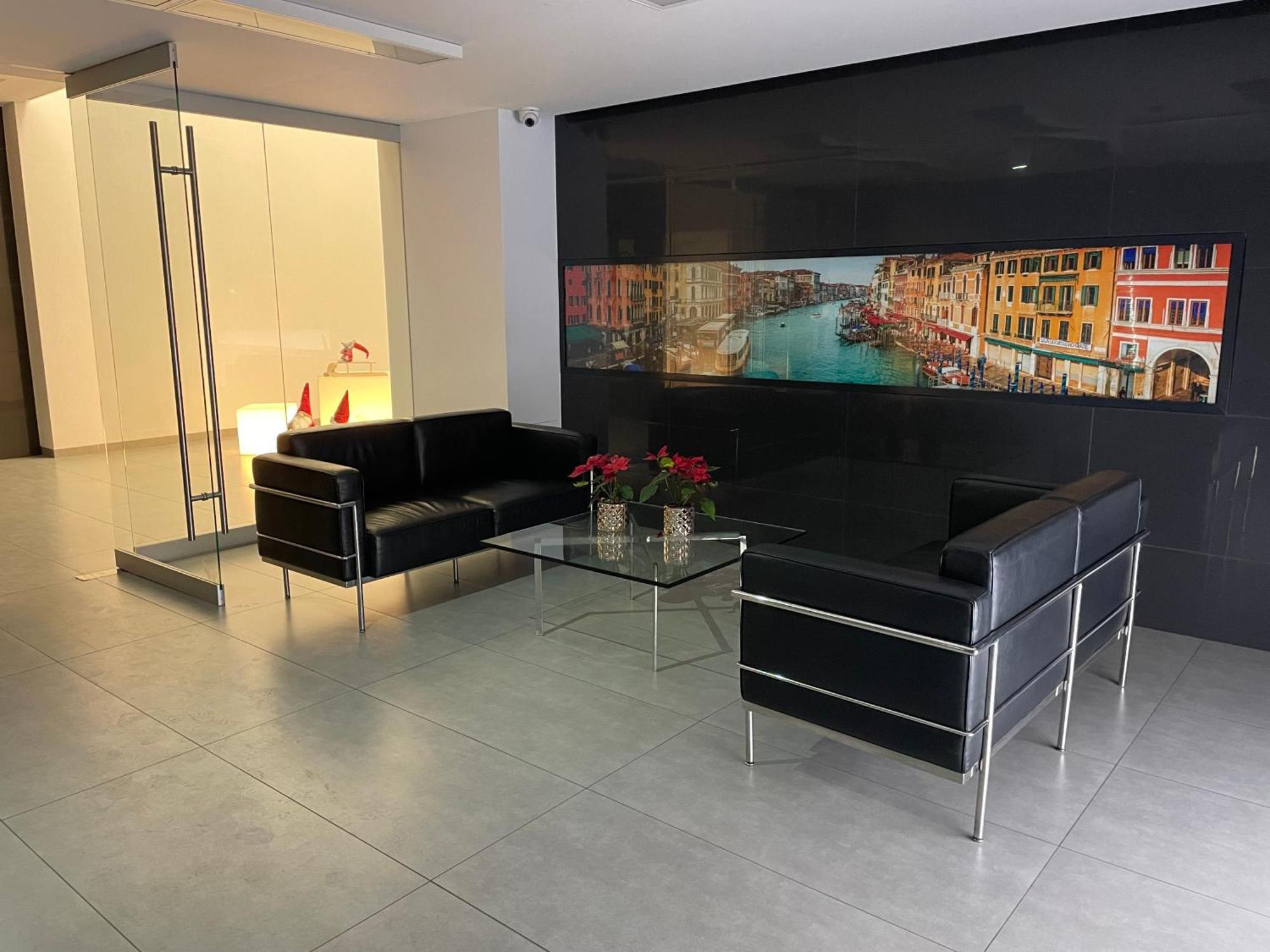 Wenecjanska Comfort Apartment, Free Parking, Self Check-In 24H พอซนาน ภายนอก รูปภาพ
